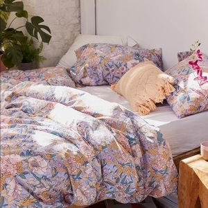 Floral Urban Outfitters duvet cover
